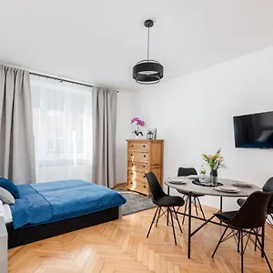 https://corner-apartments-near-vistula-river.krakowhotelspoland.com